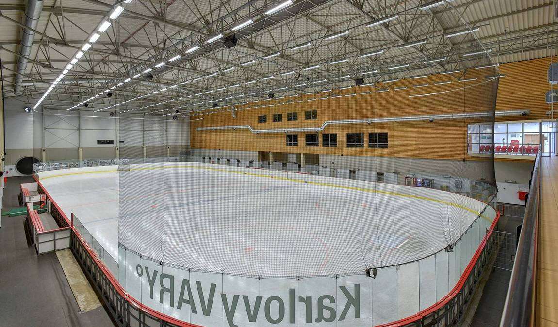Hlavní zimní stadion — KV Arena (Karlovy Vary)