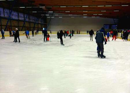 Školní zimní stadion Bronzová (Lužiny, Praha)